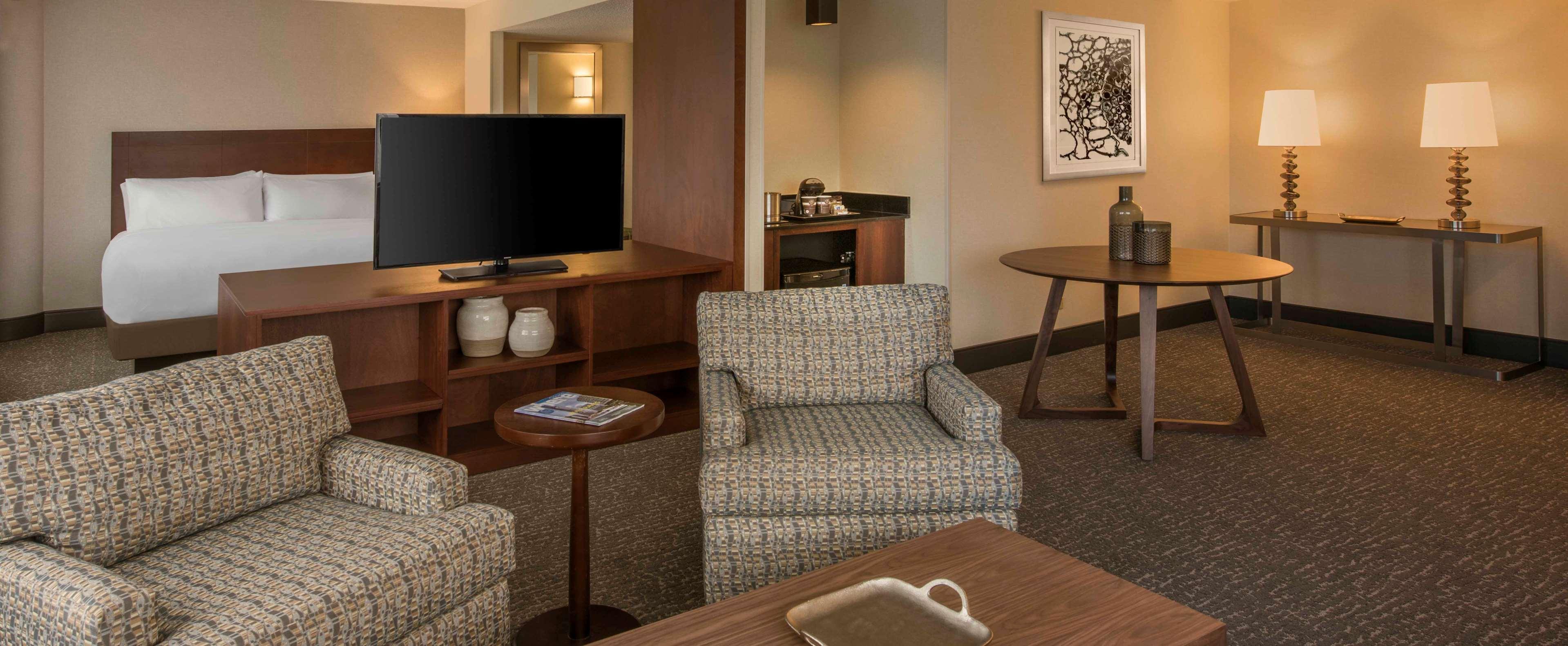 Hotel Doubletree By Hilton Chicago Schaumburg Exterior foto
