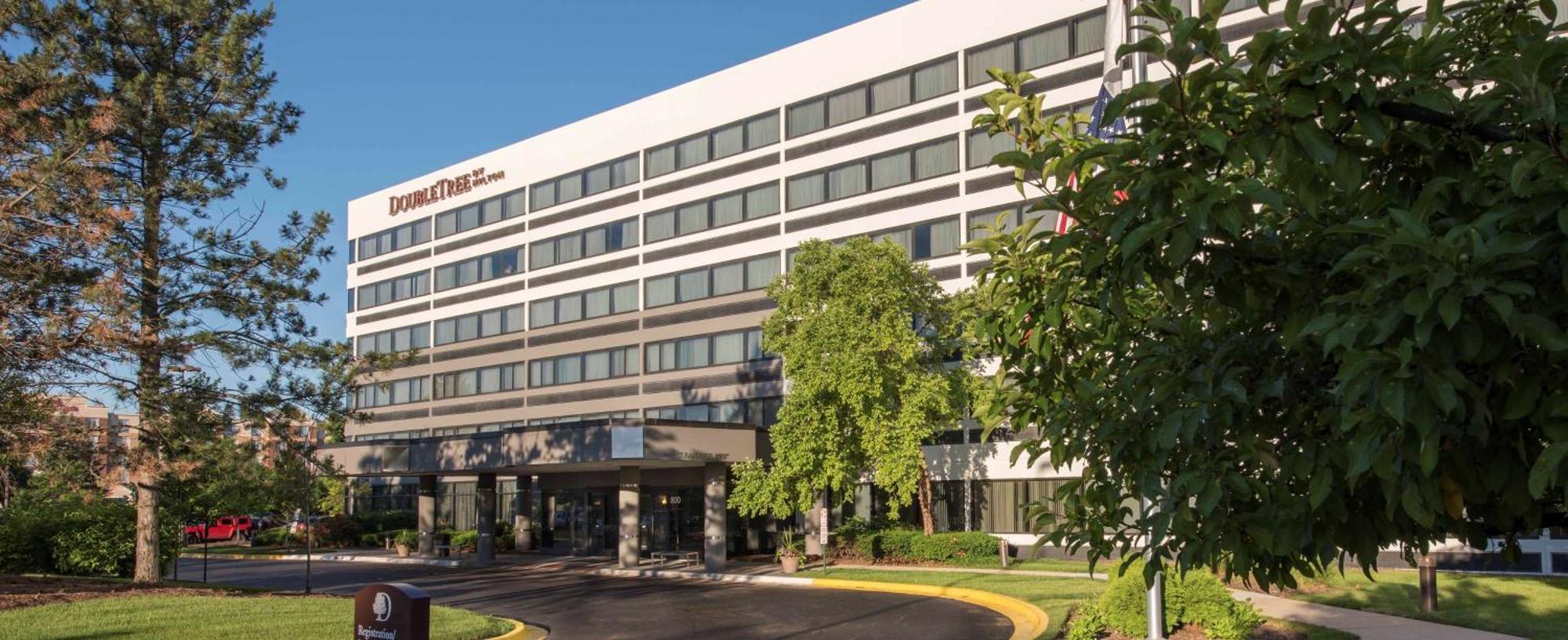 Hotel Doubletree By Hilton Chicago Schaumburg Exterior foto