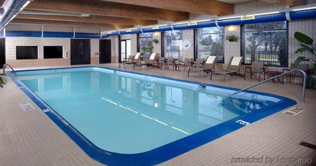 Hotel Doubletree By Hilton Chicago Schaumburg Exterior foto