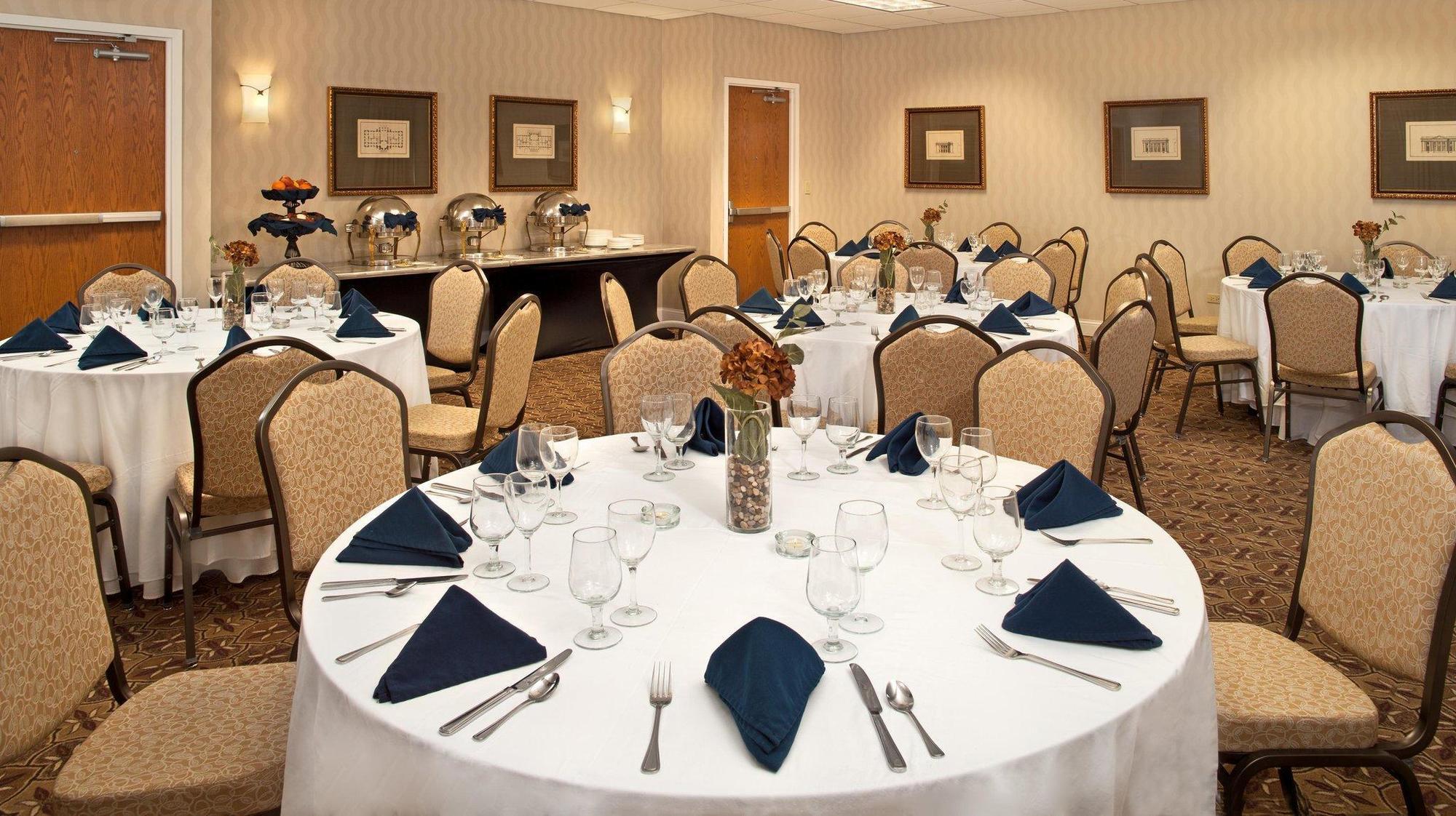 Hotel Doubletree By Hilton Chicago Schaumburg Exterior foto