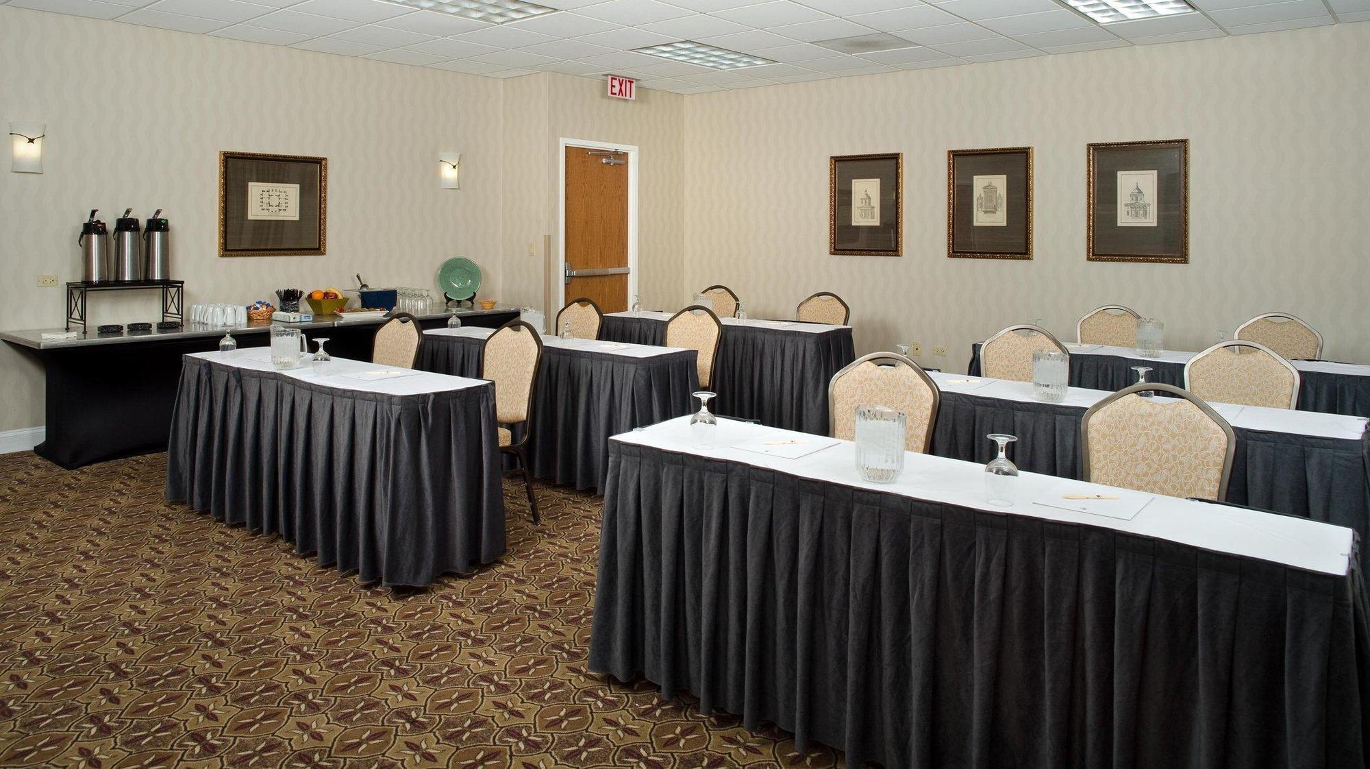 Hotel Doubletree By Hilton Chicago Schaumburg Exterior foto