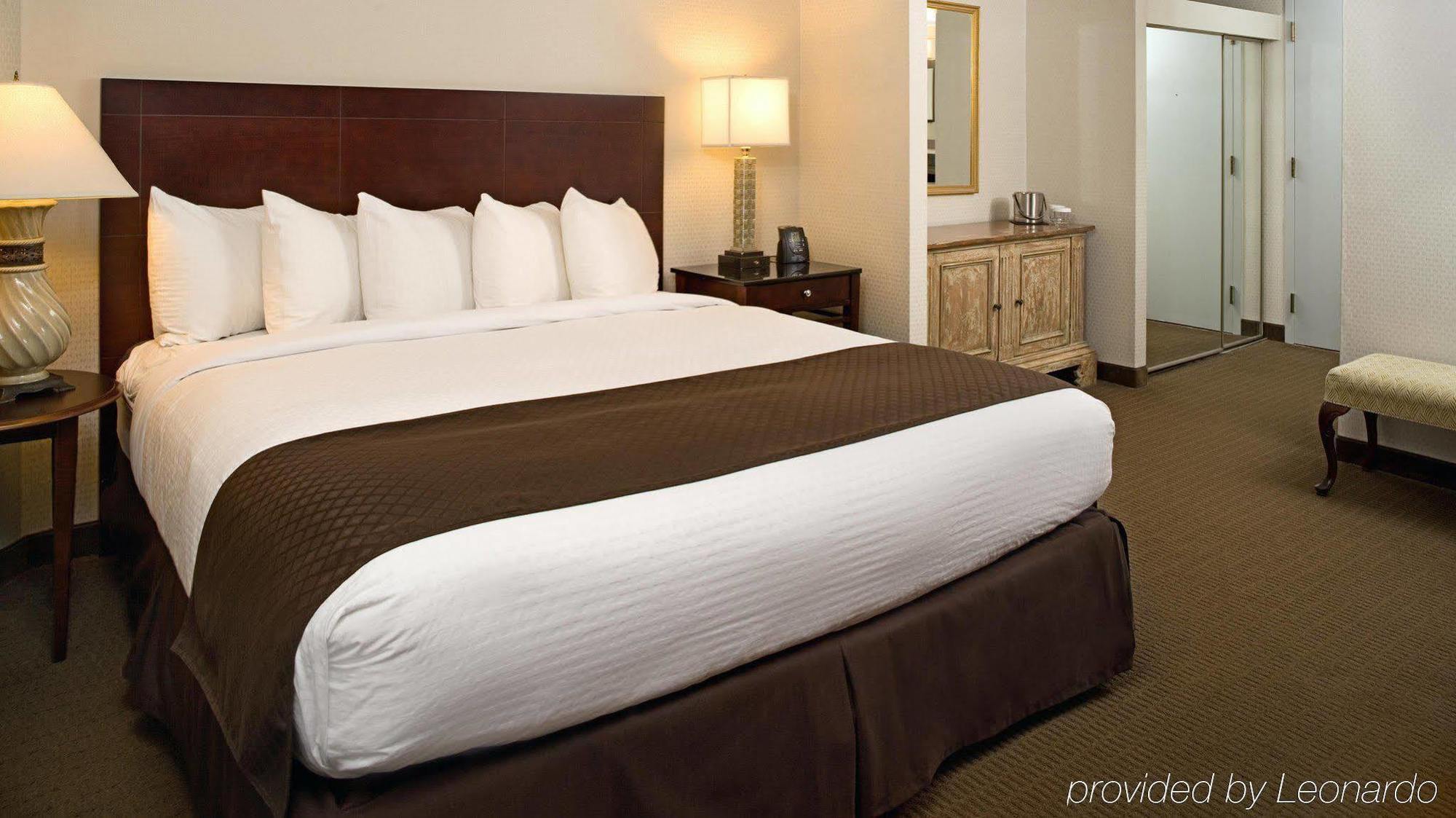 Hotel Doubletree By Hilton Chicago Schaumburg Exterior foto